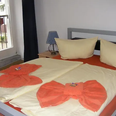 Tempelhof Bed & Breakfast 3*