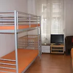 Tempelhof Couette-café 3*