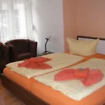 Tempelhof Couette-café