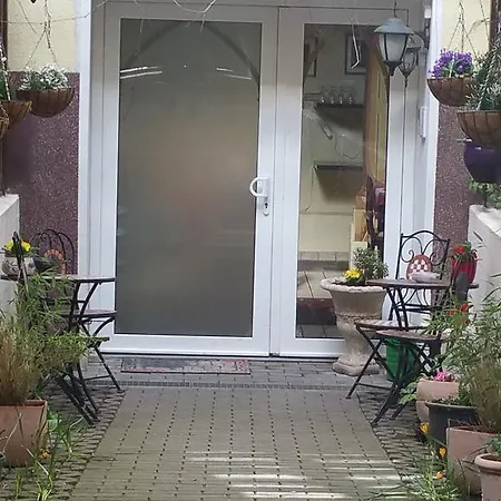 Tempelhof Bed and breakfast 3*