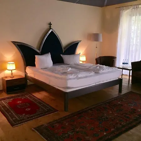 فندق مبيت وإفطار Tempelhof 3*