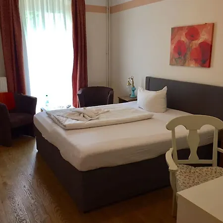 Tempelhof 3*