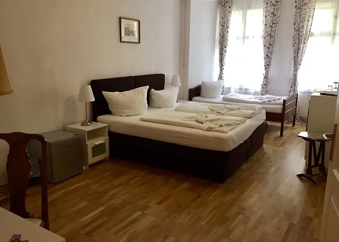 Tempelhof Nocleg ze śniadaniem 3*