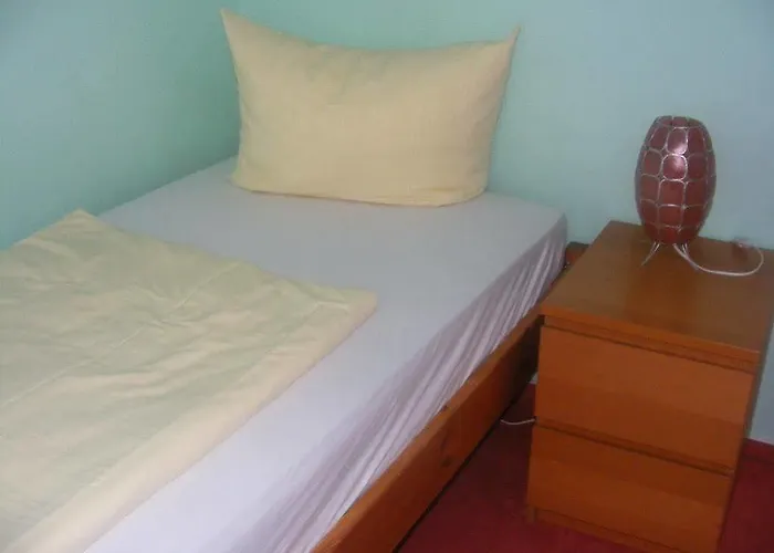 Tempelhof Nocleg ze śniadaniem 3*