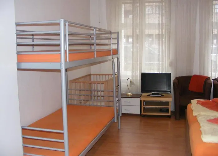 Tempelhof Bed & Breakfast 3*